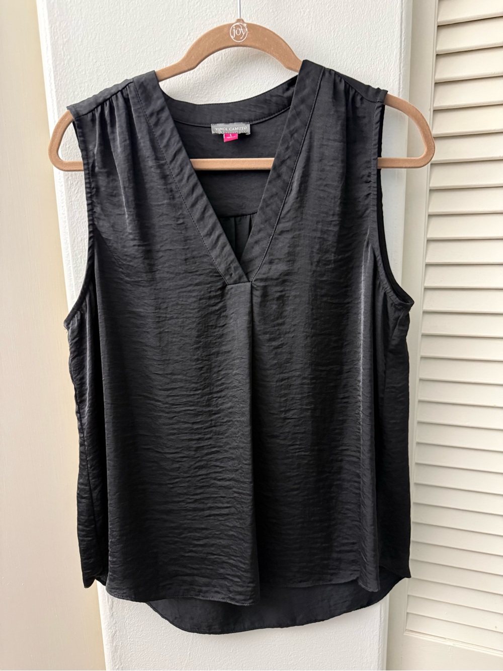 Vince Camuto Black Sleeveless V-Neck Satin-Look Shell